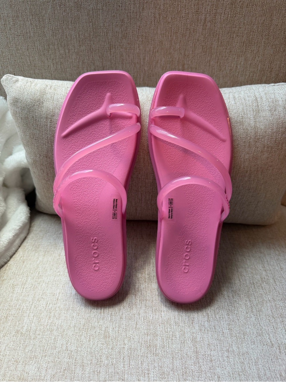 Crocs Miami Toe Loop Sandals - Picture 3 of 4